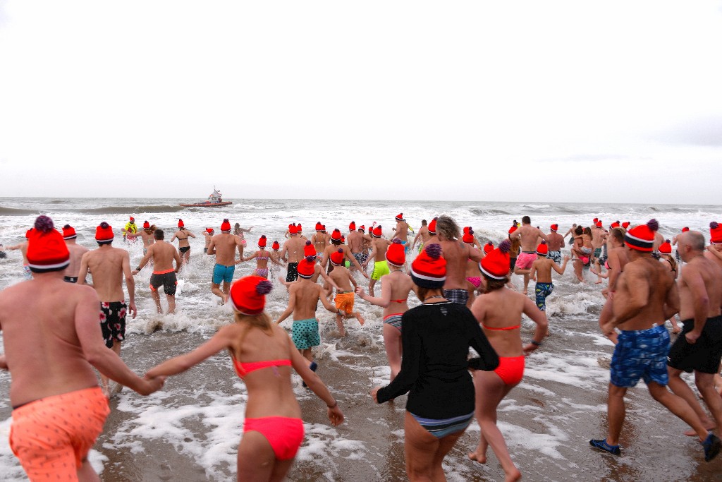 ../Images/Nieuwjaarsduik Nederzandt 2018 042.jpg